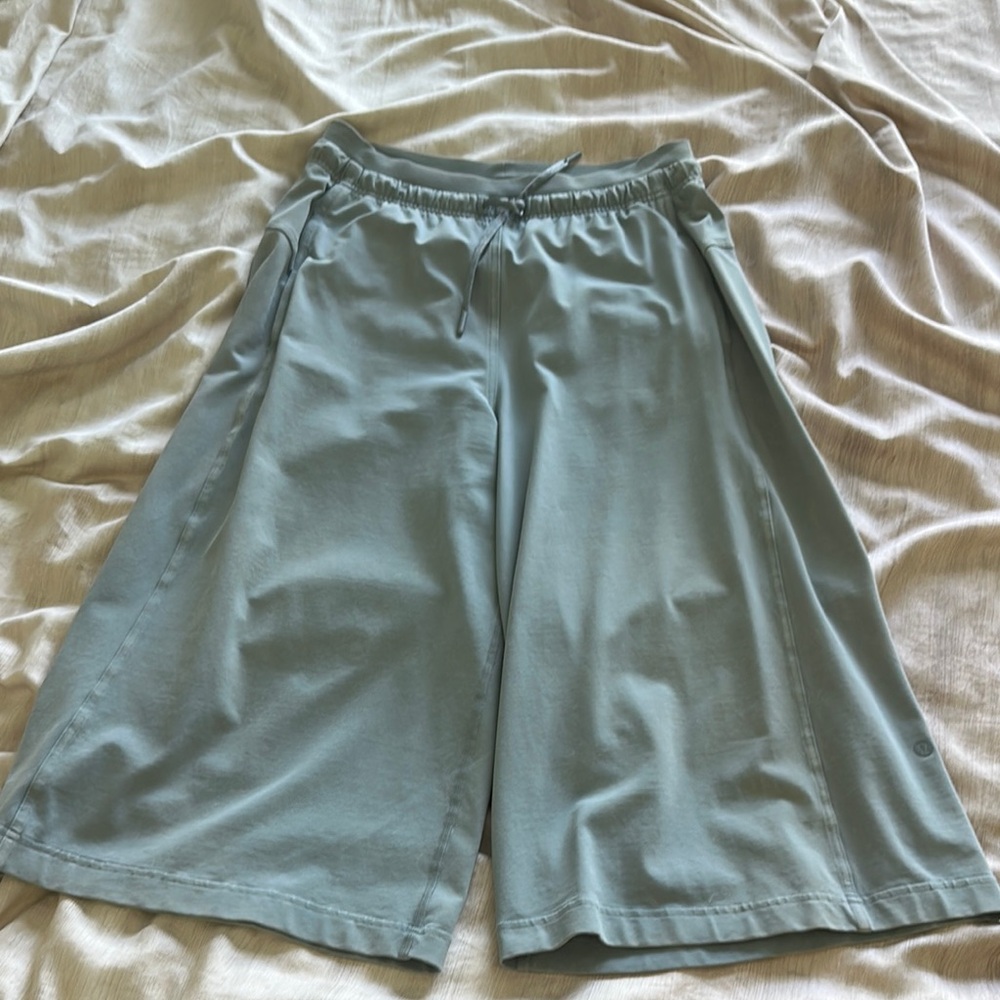 Lululemon Wide-Leg pant